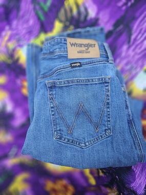 Wrangler Women’s Classic Blue Denim Jeans